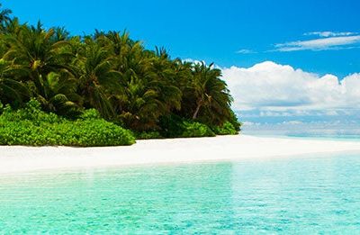 playa paradisíaca en Maldivas