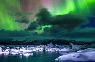 aurora boreal en el lago jokulsarlon