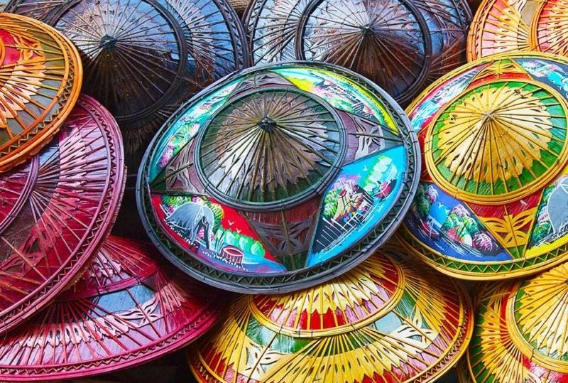 sombreros tailandeses de mimbre