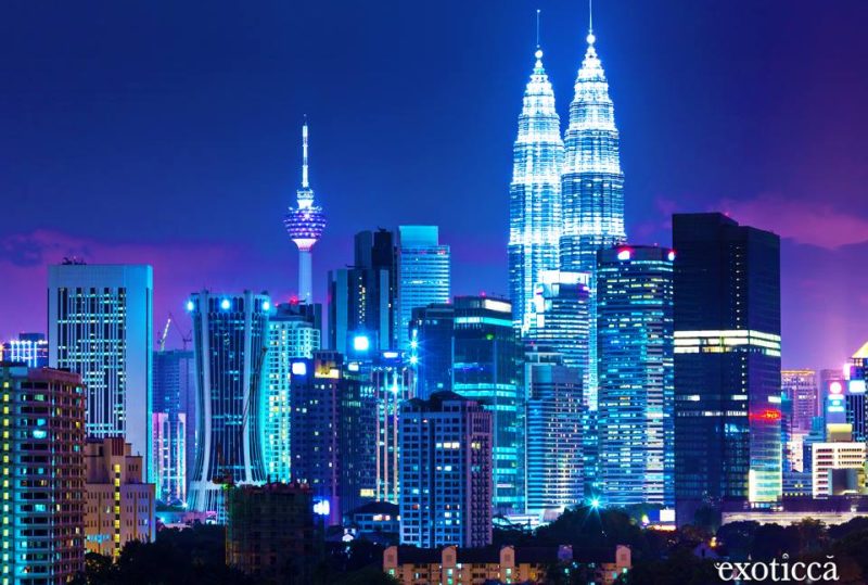 torres petronas de noche