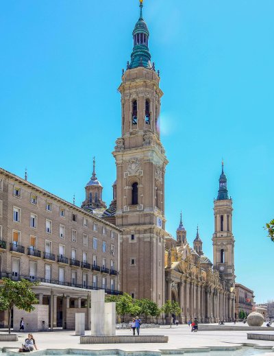 Plaza del Pilar with Basilica de Nuestra Señora del Pilar Zaragoza